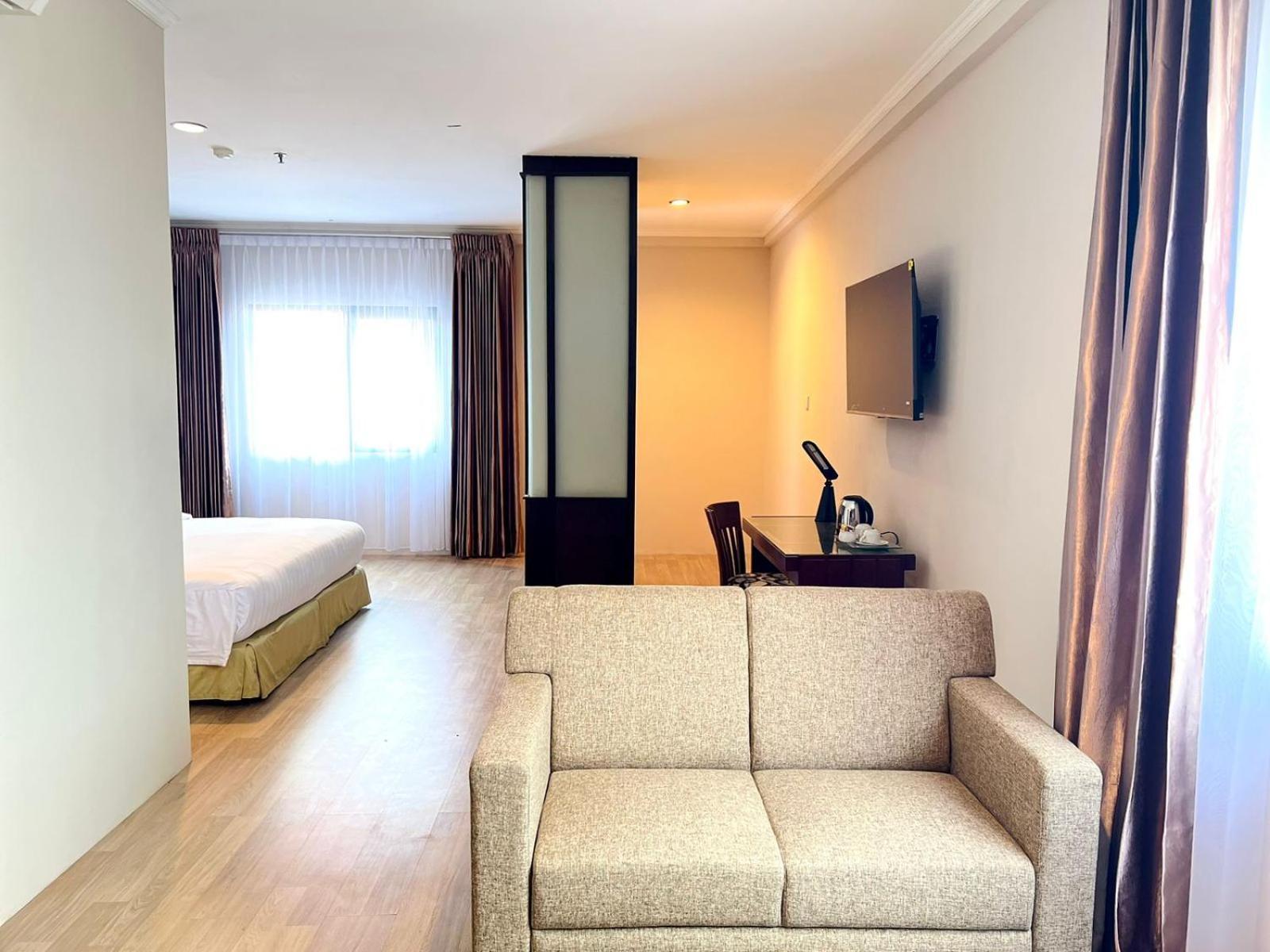 Royal Asia Hotel Palembang Esterno foto