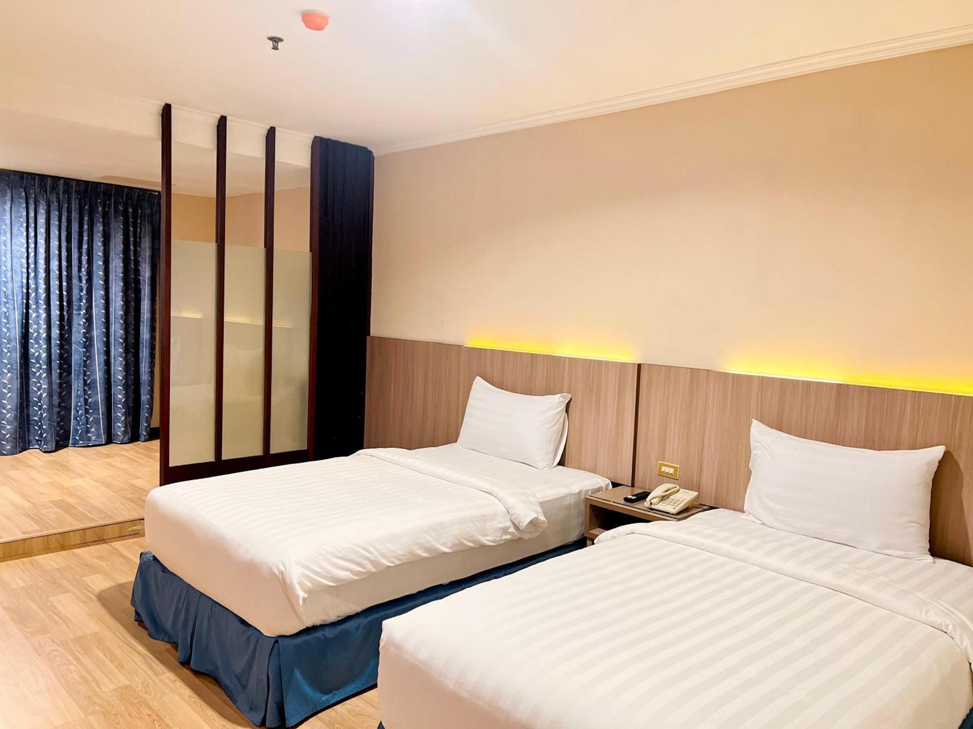 Royal Asia Hotel Palembang Esterno foto