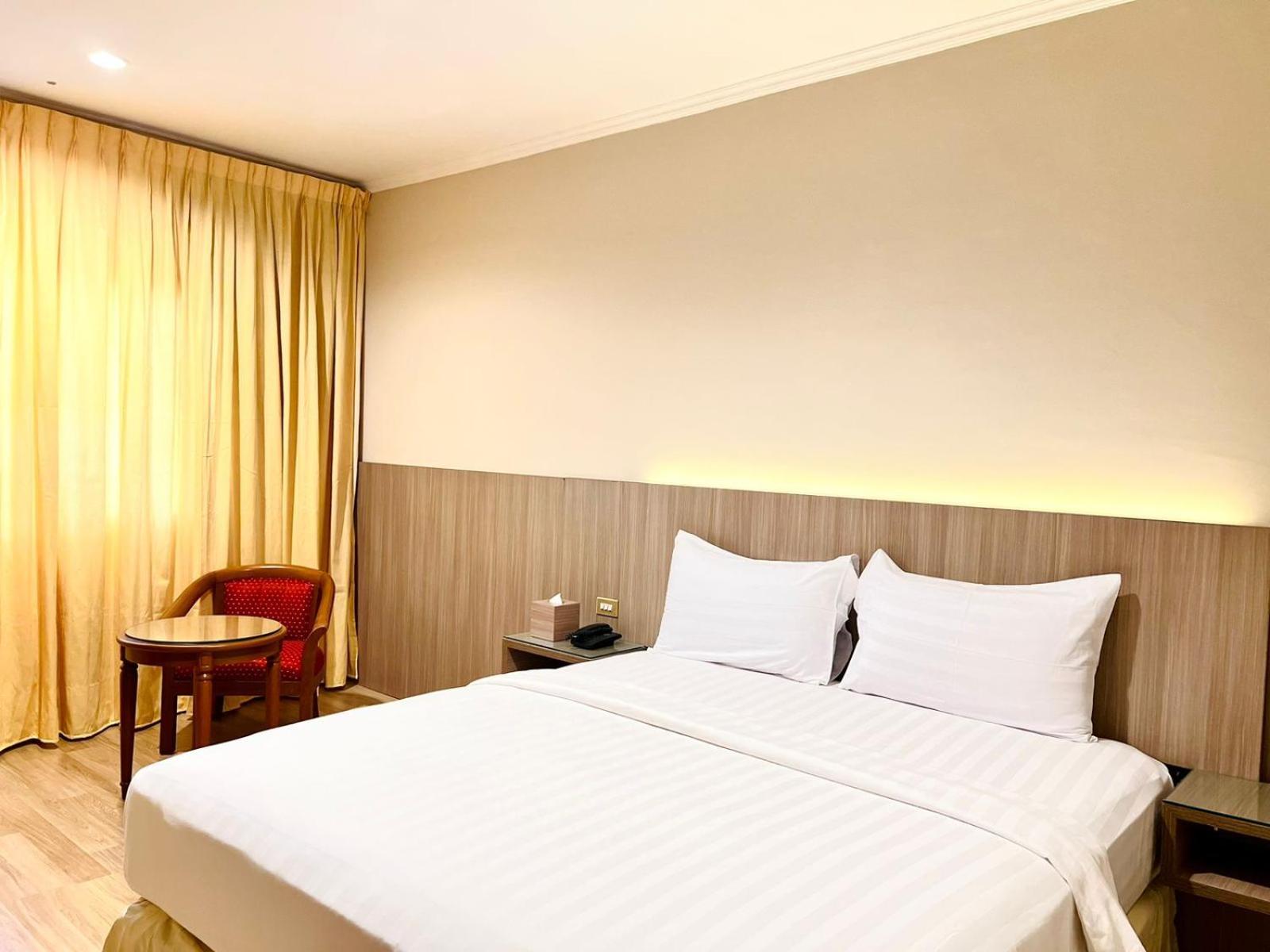 Royal Asia Hotel Palembang Esterno foto