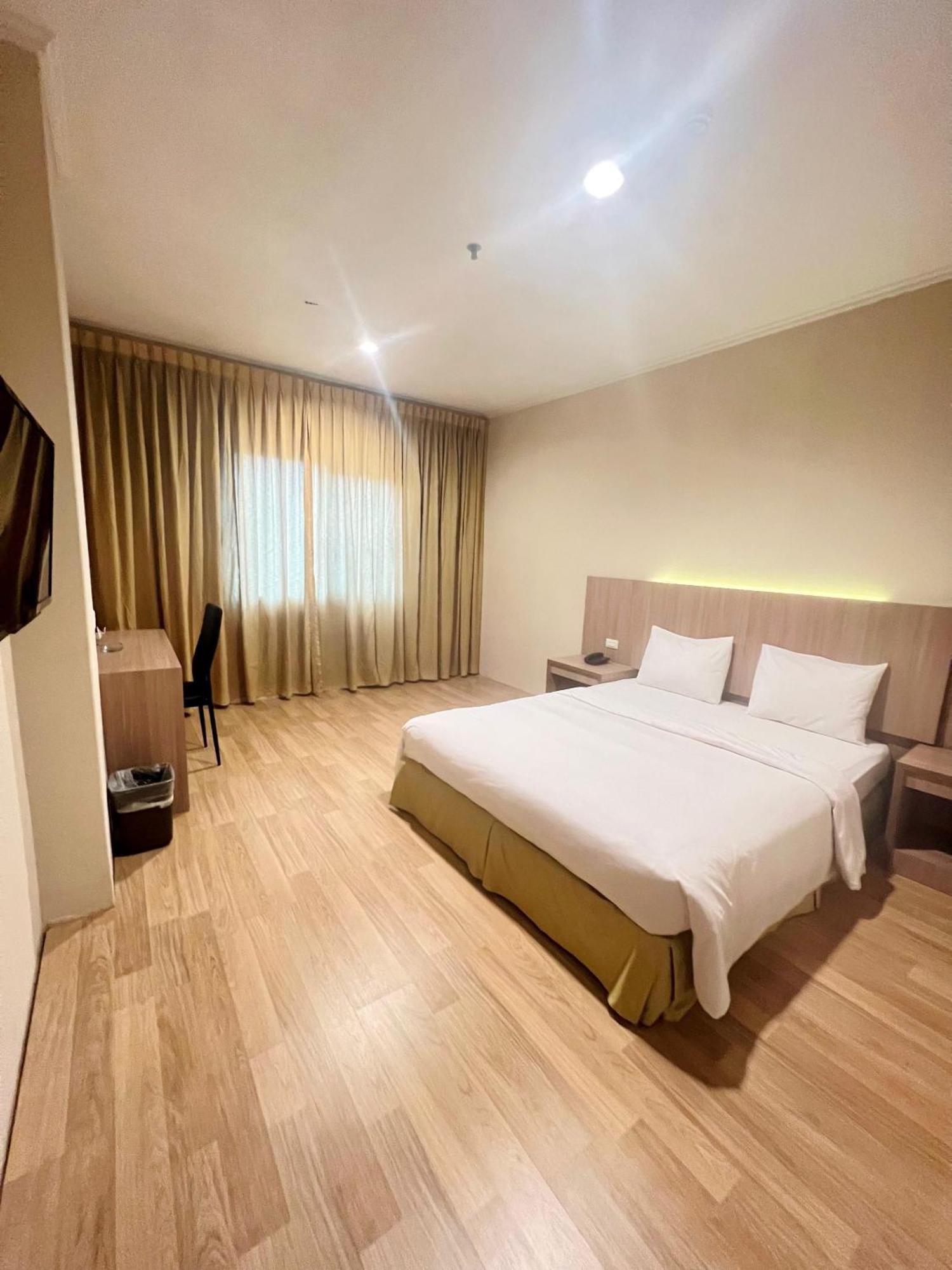 Royal Asia Hotel Palembang Esterno foto