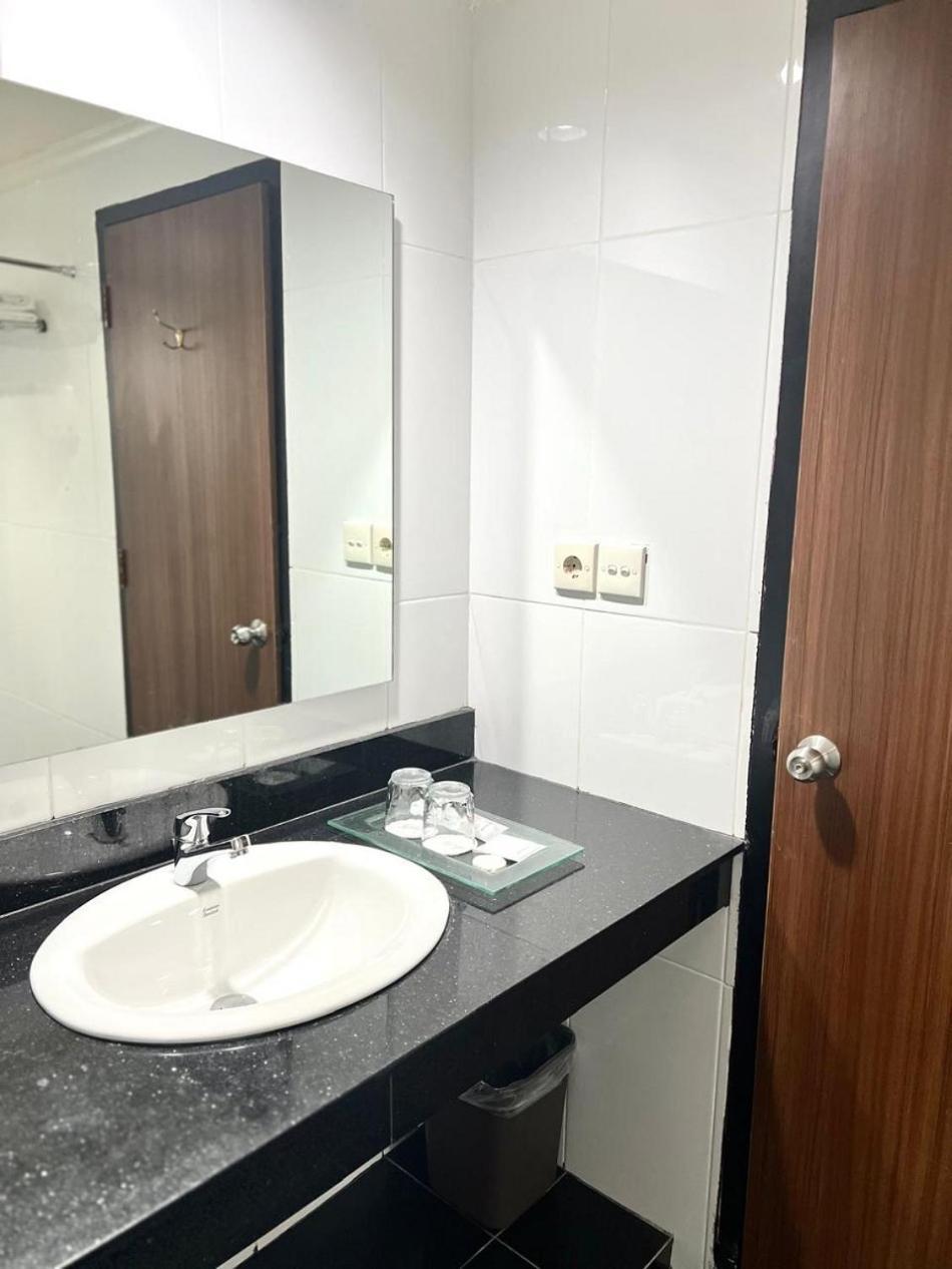 Royal Asia Hotel Palembang Esterno foto